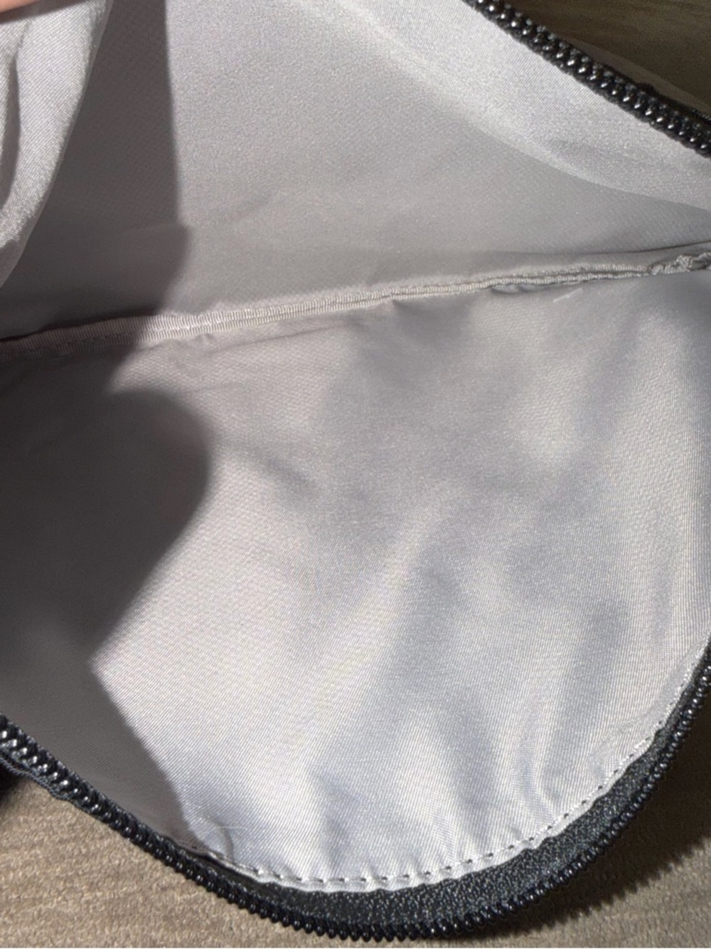 TUMI Black and Gold Nylon Travel Pouch Toiletries Cosmetic Bag - Picture 3 of 4